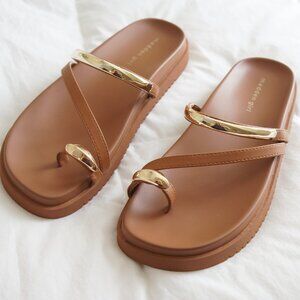 Madden Girl Tan & Gold Platform Caribbean Slide Sandal Size 7.5 NWT